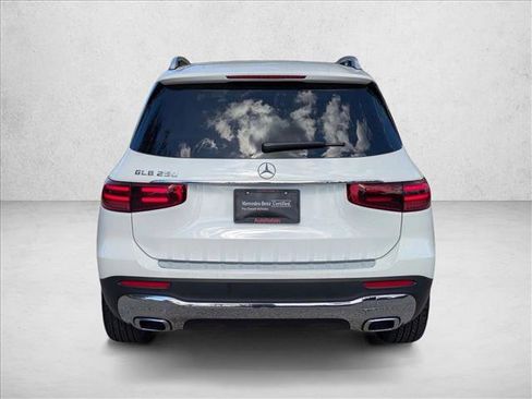 Used 2026 Mercedes-Benz GLB 250 image 7