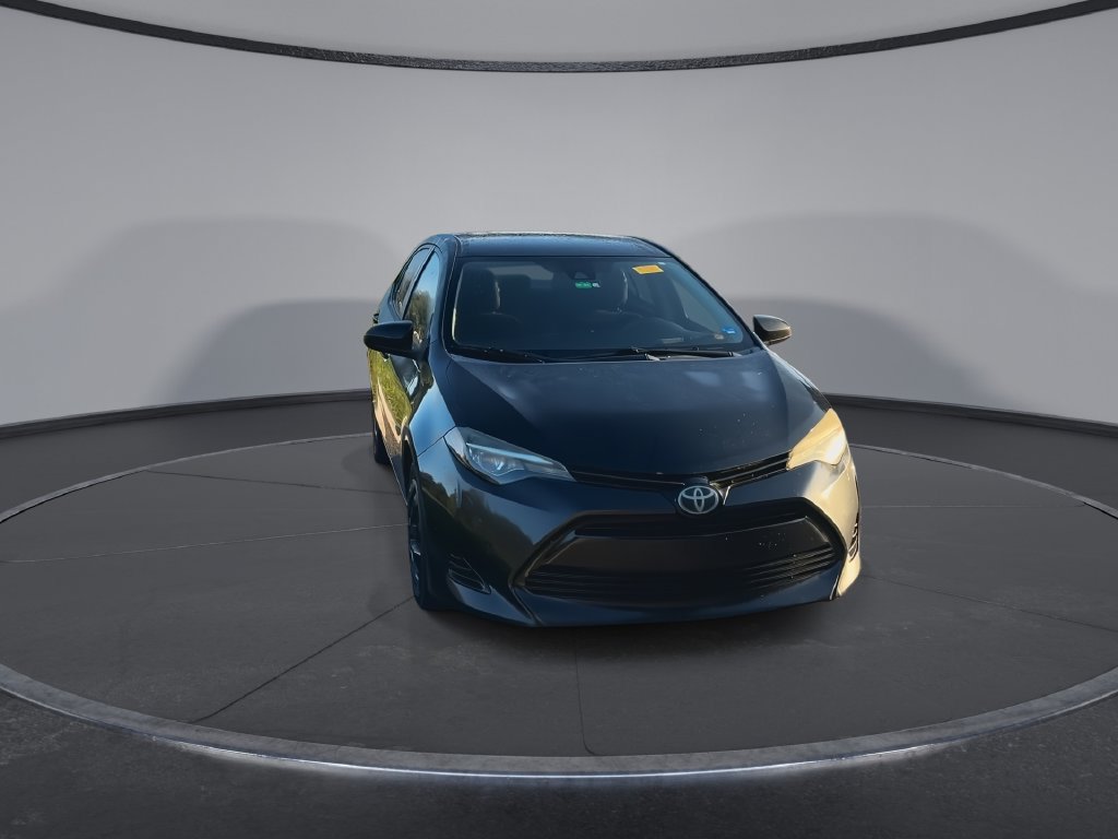 Used 2018 Toyota Corolla LE FWD image 3