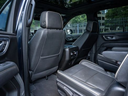 Used 2022 GMC Yukon XL SLT AWD/4WD image 13