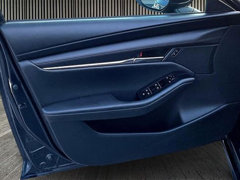 Used 2023 MAZDA MAZDA3 s image 22