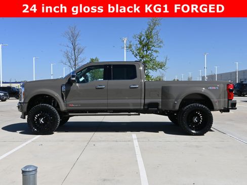 Used 2026 Ford F450 Platinum w/ Platinum Plus Package image 5
