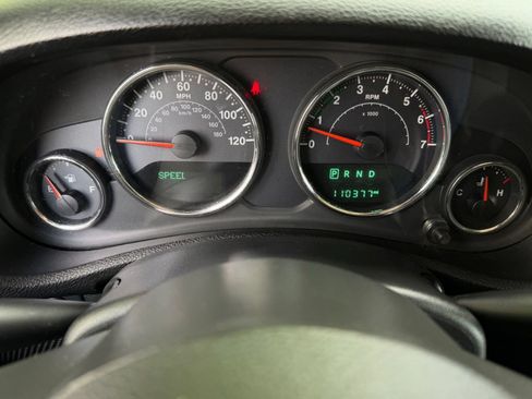 Used 2018 Jeep Wrangler Unlimited Rubicon w/ Cold Weather Group AWD/4WD image 18