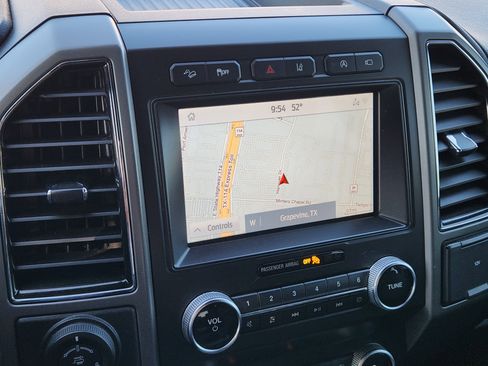 Used 2021 Ford Expedition XLT image 19