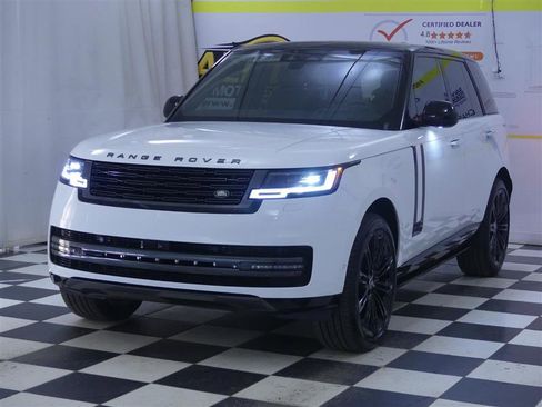 Used 2025 Land Rover Range Rover SE AWD/4WD image 4