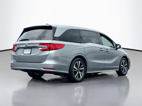 Used 2018 Honda Odyssey Elite image 2