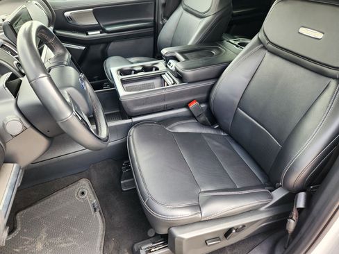 Used 2025 Ford Expedition Max Platinum AWD/4WD image 14