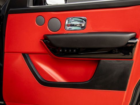 Used 2021 Rolls-Royce Cullinan image 46