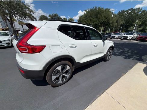 Used 2026 Volvo XC40 B5 Plus AWD/4WD image 17