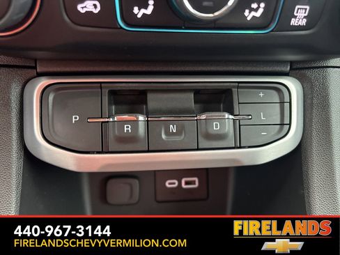 Used 2023 GMC Acadia SLE w/ Driver Convenience Package image 16