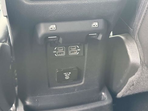 Used 2022 Jeep Wrangler Unlimited Sahara w/ LED Lighting Group AWD/4WD image 32