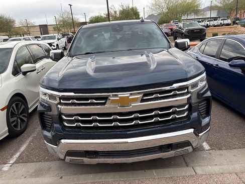 Used 2023 Chevrolet Silverado 1500 LTZ image 4
