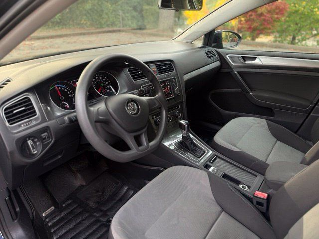 Used 2016 Volkswagen e-Golf SE w/ DC Fast Charging Package FWD image 11