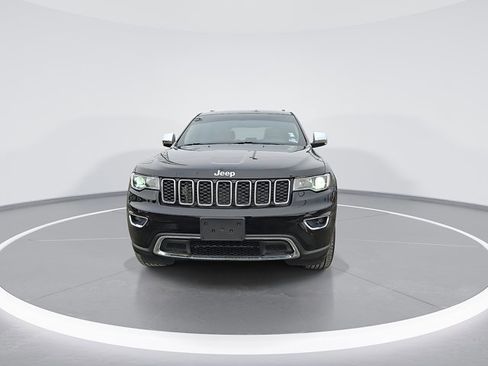 Used 2017 Jeep Grand Cherokee Limited image 3