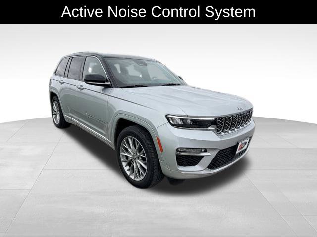 Used 2022 Jeep Grand Cherokee Summit w/ Adv Protech Group IV AWD/4WD image 7