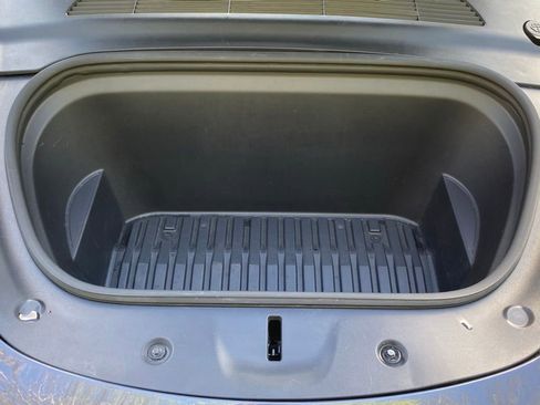 Used 2022 Tesla Model Y Performance image 17