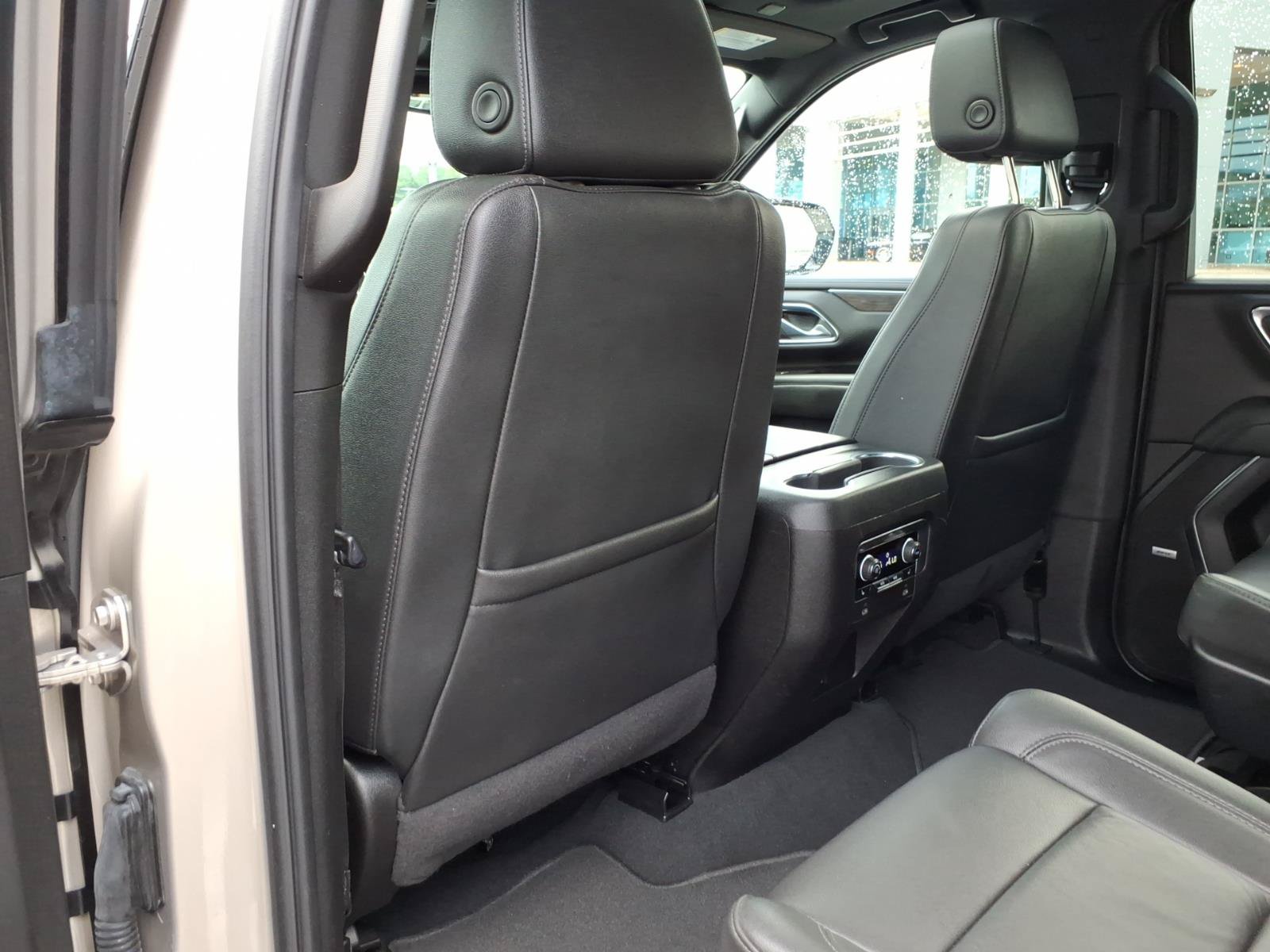 Used 2024 Chevrolet Tahoe Z71 w/ Luxury Package AWD/4WD image 9
