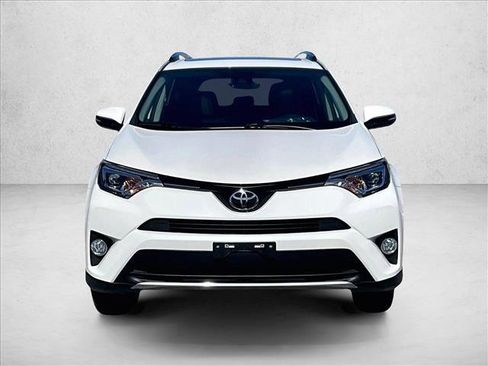 Used 2018 Toyota RAV4 Limited image 3