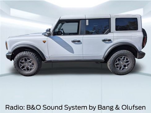 New 2025 Ford Bronco Badlands image 2