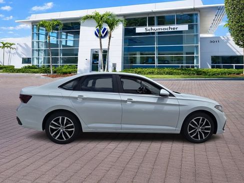 New 2026 Volkswagen Jetta SE FWD image 8