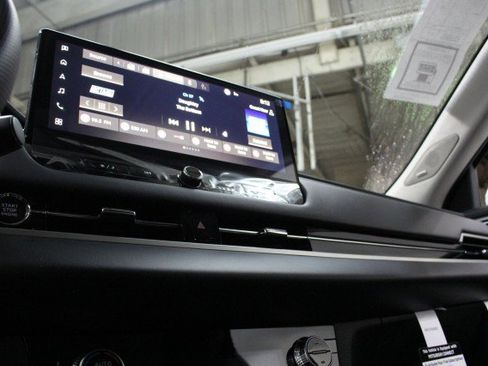 New 2025 Mitsubishi Outlander SE image 12