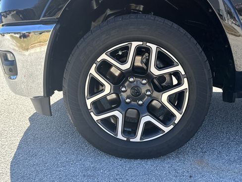 Used 2025 RAM 1500 Laramie image 11