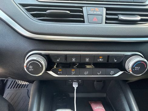 Used 2019 Nissan Altima 2.5 SR w/ SR Premium Package FWD image 11