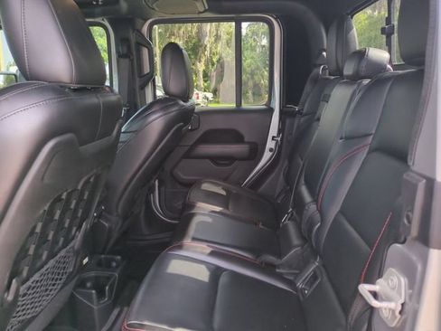 Used 2020 Jeep Gladiator Rubicon AWD/4WD image 15
