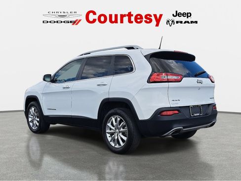 Used 2017 Jeep Cherokee Limited AWD/4WD image 6