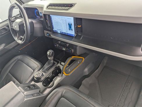 Used 2023 Ford Bronco Badlands image 35