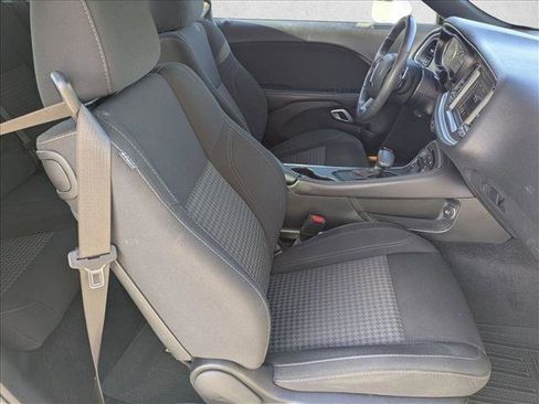 Used 2018 Dodge Challenger R/T w/ Performance Handling Group image 20