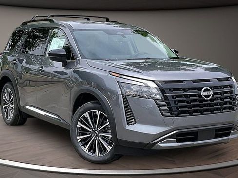 New 2026 Nissan Pathfinder Platinum AWD/4WD image 2