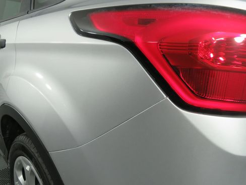 Used 2019 Ford Escape S image 27