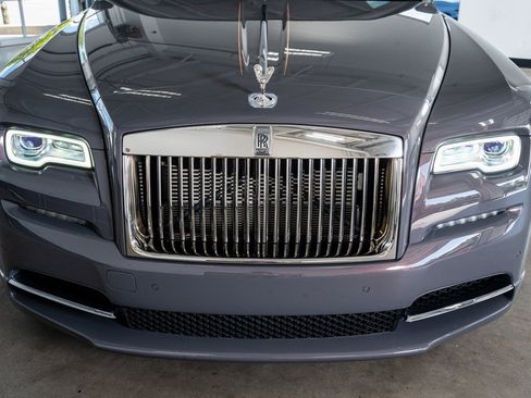 Used 2018 Rolls-Royce Wraith image 16