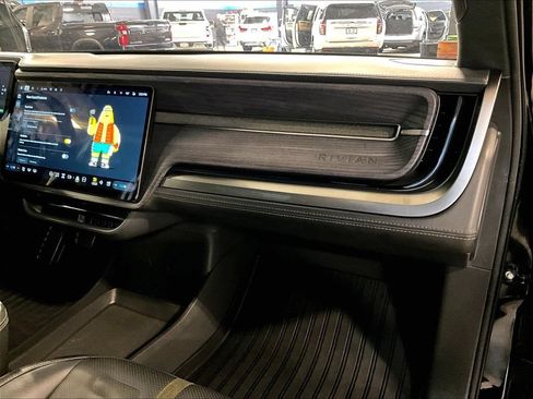 Used 2024 Rivian R1S Adventure AWD/4WD image 13