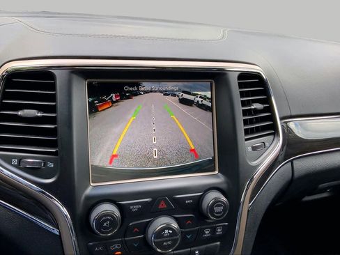 Used 2017 Jeep Grand Cherokee Overland AWD/4WD image 29