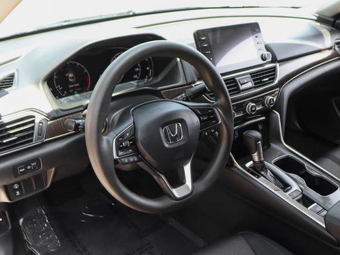 Used 2020 Honda Accord EX image 17