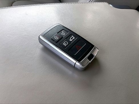 Used 2020 Land Rover Defender 110 HSE image 10