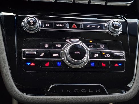 Used 2022 Lincoln Corsair AWD w/ Equipment Group 101A image 21