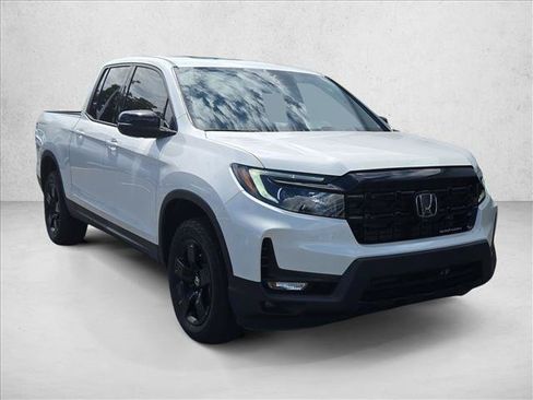 Used 2025 Honda Ridgeline Black Edition image 3