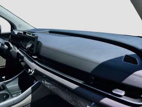 New 2026 Kia Carnival EX FWD image 31
