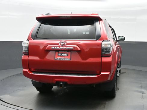 Used 2022 Toyota 4Runner SR5 AWD/4WD image 5