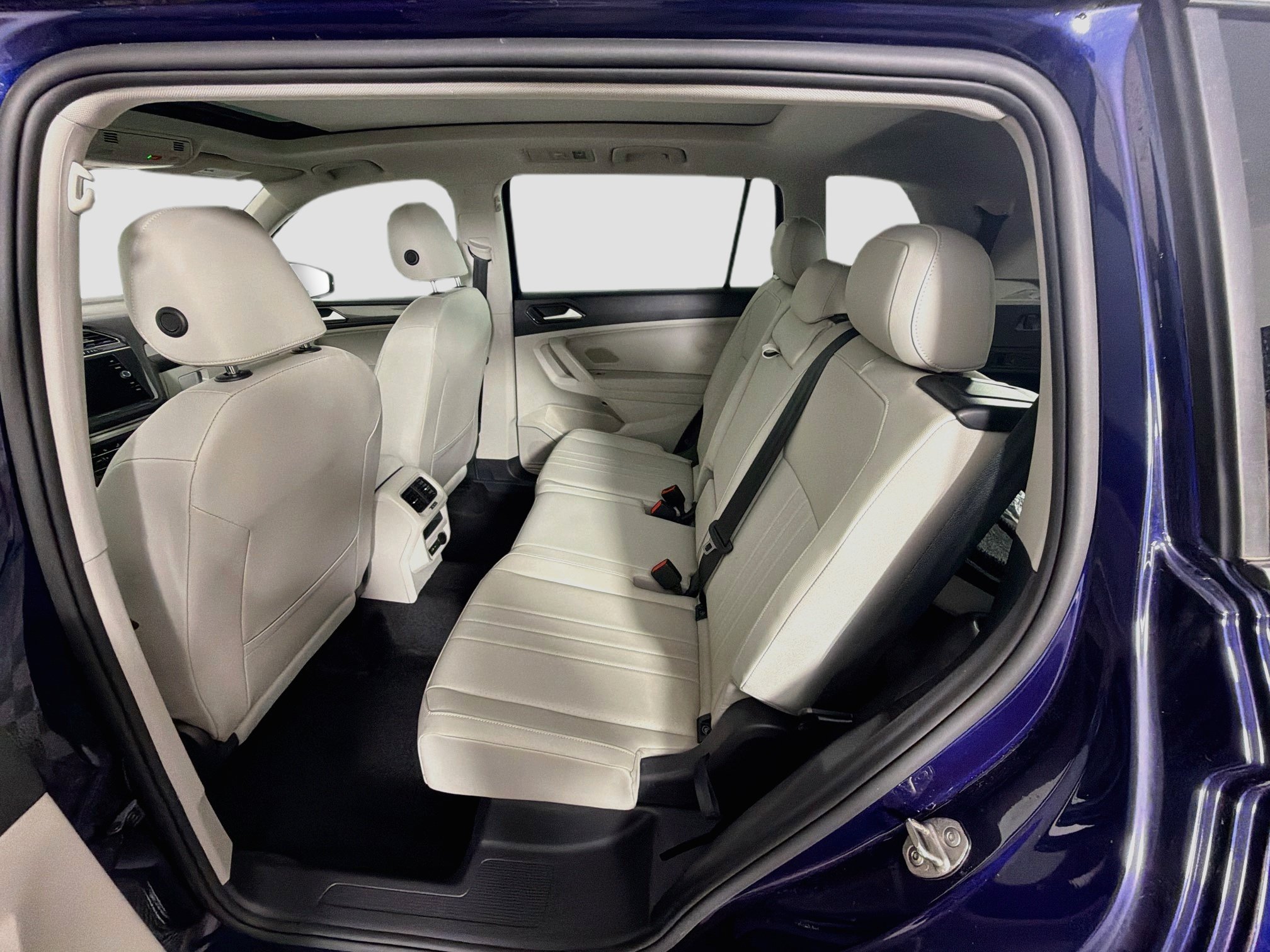 Used 2023 Volkswagen Tiguan SE FWD image 29