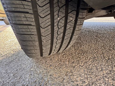 Used 2017 Volvo XC90 T6 Momentum w/ Vision Package image 10