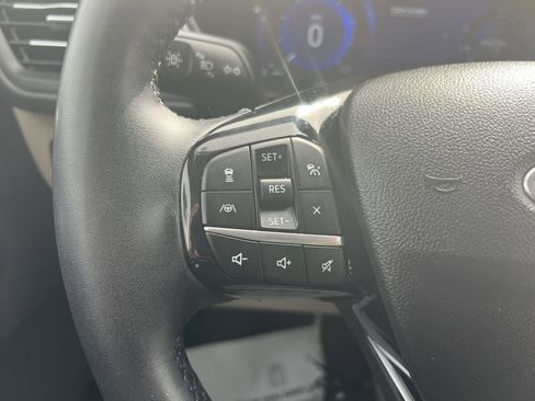 Used 2022 Ford Escape SEL w/ Technology Package FWD image 19