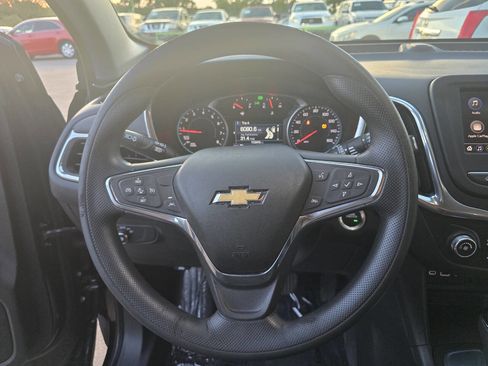 Used 2021 Chevrolet Equinox LT image 23
