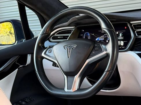 Used 2016 Tesla Model X 75D AWD/4WD image 13