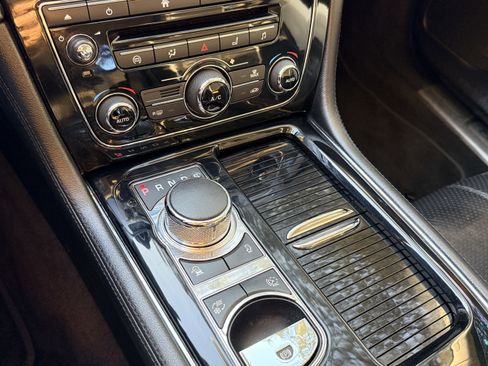 Used 2016 Jaguar XJ R-Sport image 22
