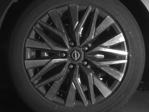 Used 2025 Nissan Altima 2.5 SV FWD image 15