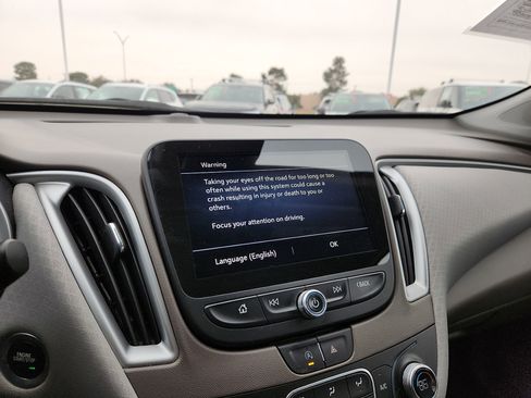 Used 2024 Chevrolet Malibu LT image 19