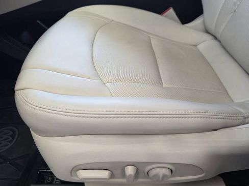 Used 2024 Buick Enclave Essence w/ LPO, Floor Liner Package AWD/4WD image 21